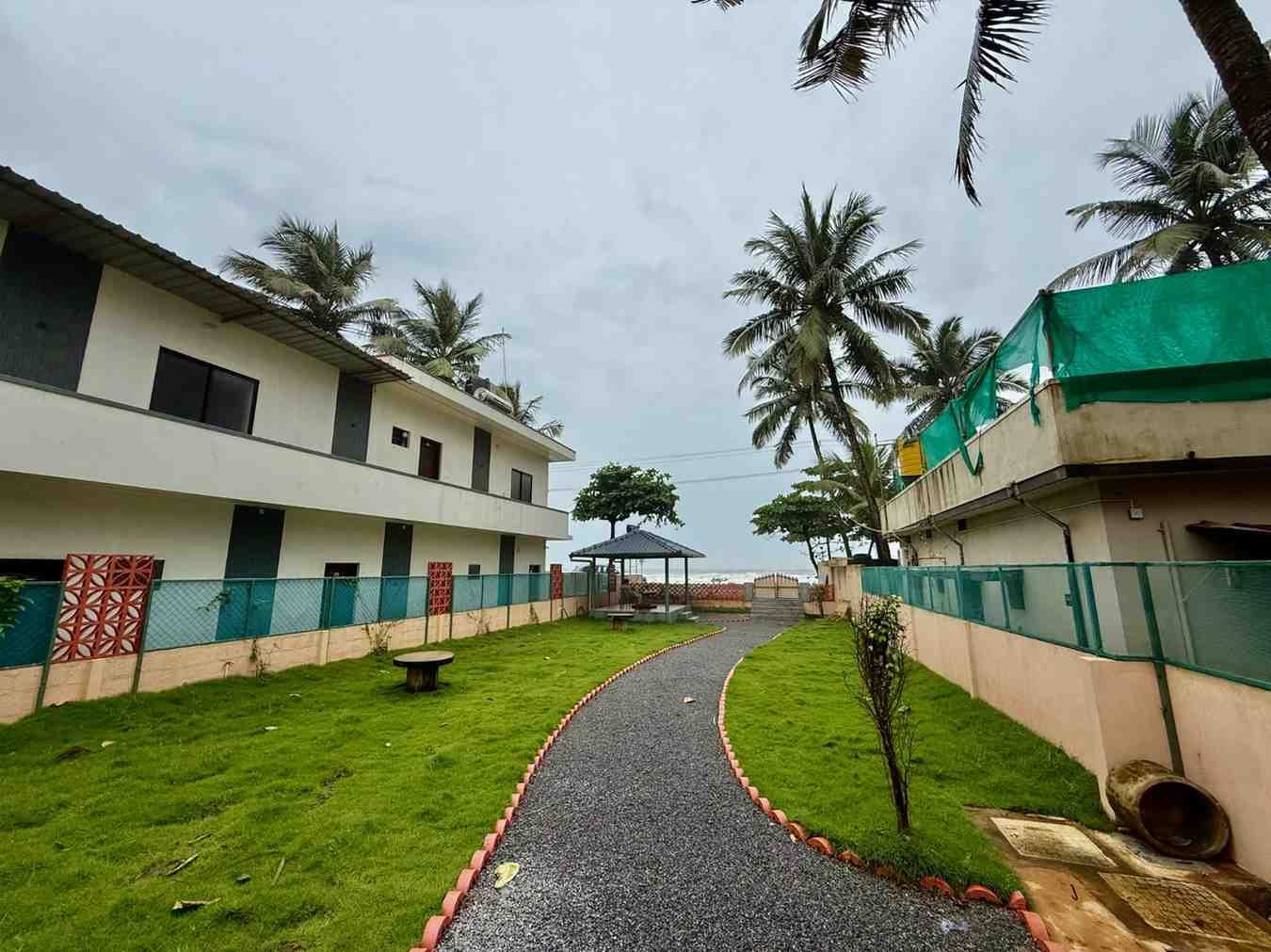 Malpe Serene Stay Right Infront Of The Malpe Beach, Udupi